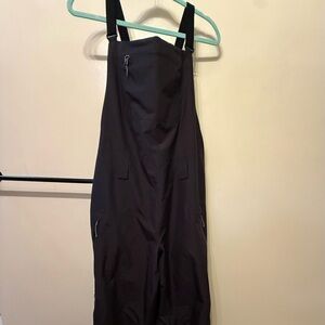 Patagonia black Powdertown ski bib women’s size XL